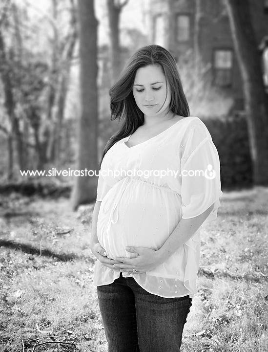 motherhood pregnancy outdoor pictures