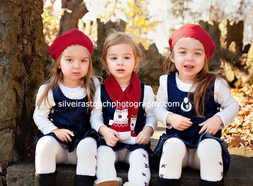 three sisters sitting photography
