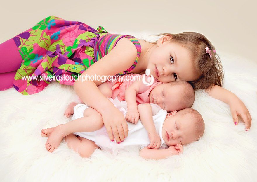 Wanaque NJ Newborn Photography of sister with twin sisters