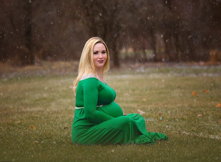 winter mom to be Andover nj photographer