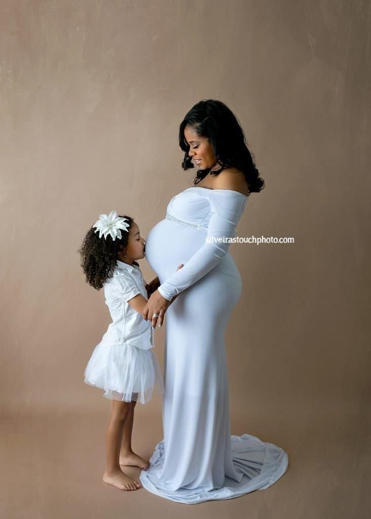 baby bump photography of mom and child
