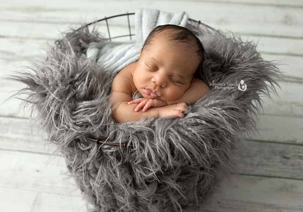 sleepy newborn photoshoot
