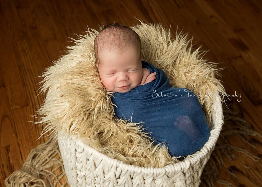 newbonr photo session in basket