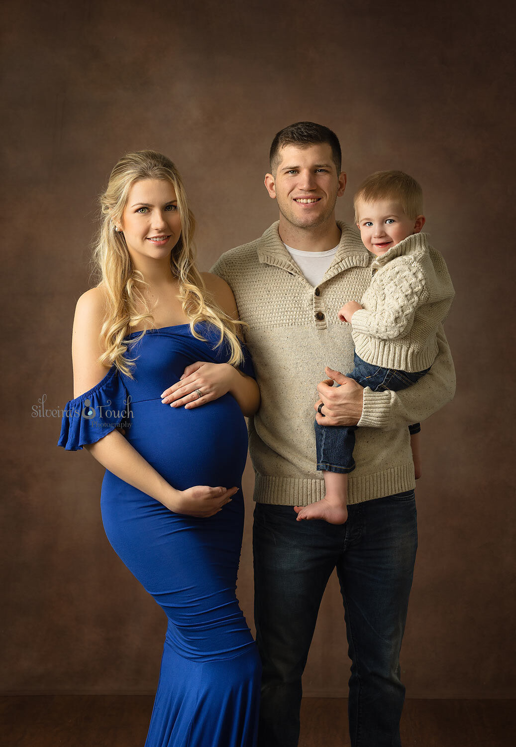 Sussex county maternity family photo