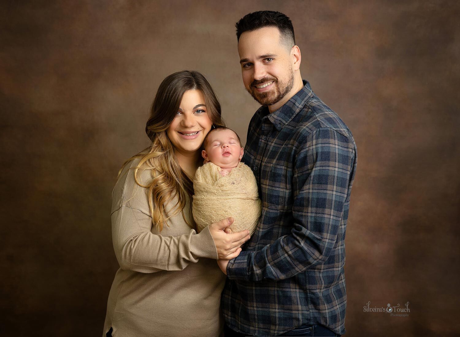 new born pictures in studio