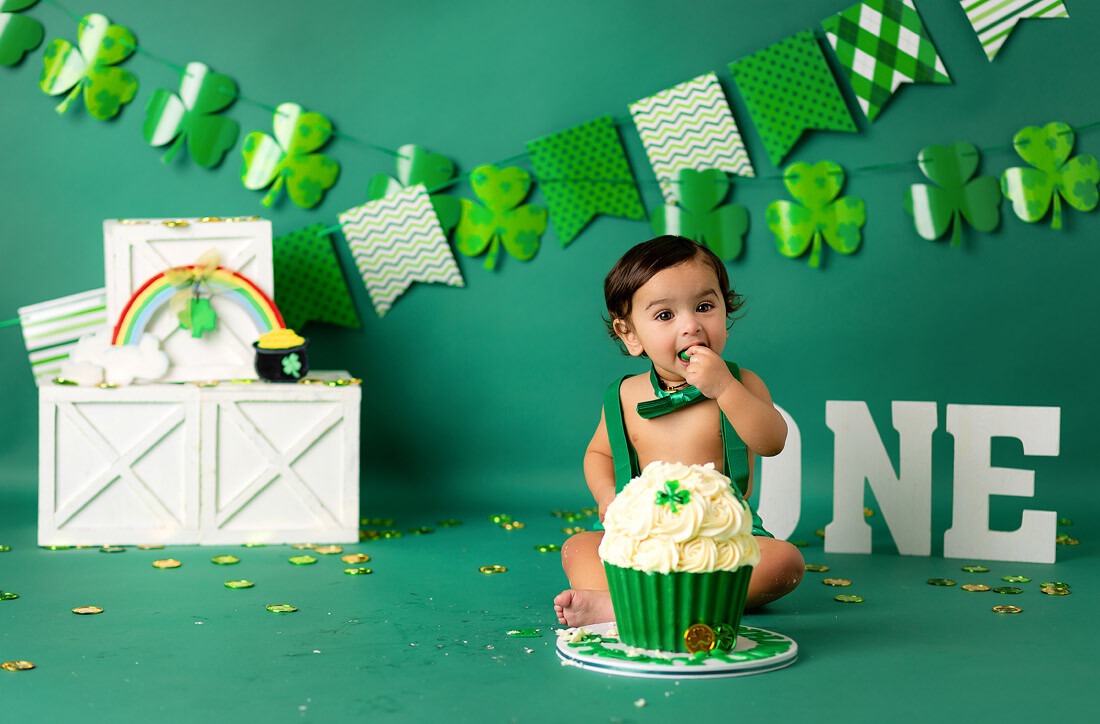 NJ studio cake smash photo shoot